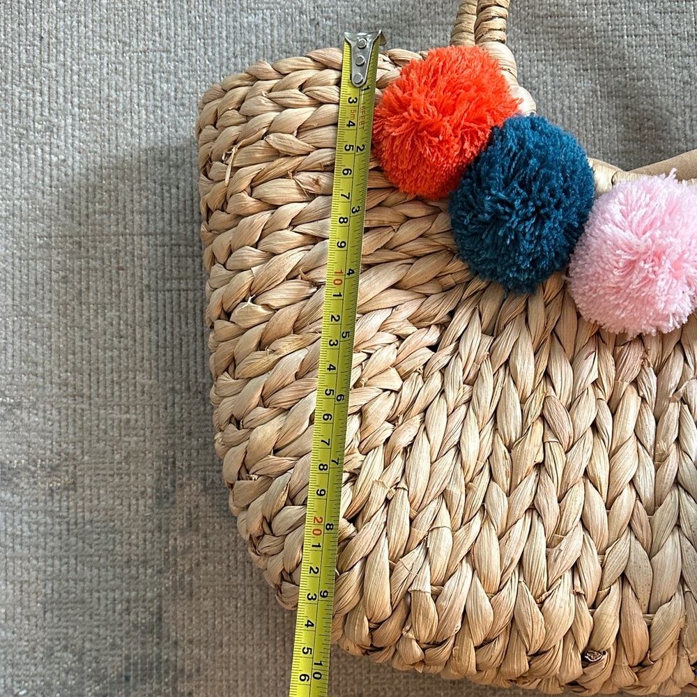 Colorful Pom-Pom Straw Tote Bag with Drawstring Closure on Inside. - Picture 2 of 6